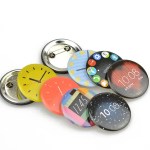 Pin Botones Prendedores Publicitarios Metalicos de 25mm - Imagen 3